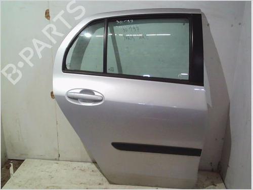 Used Right rear door TOYOTA YARIS (_P9_) 1.4 D-4D (NLP90_, NLP90R) (90 hp) 26113497