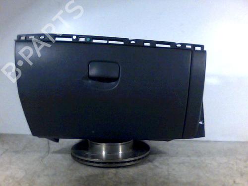 Used Glove box RENAULT CLIO III (BR0/1, CR0/1) 1.5 dCi (BR17, CR17) (86 hp) 26067269