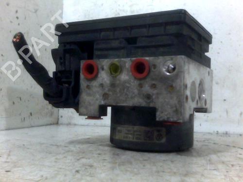 Used ABS pump SKODA OCTAVIA III (5E3, NL3, NR3) 1.6 TDI (105 hp) 29482750