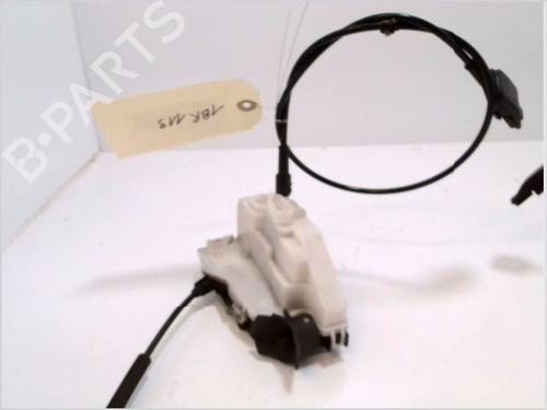 Serrure avant gauche RENAULT TWINGO II (CN0_) 1.2 16V (CN0K, CN0V, CN0A) (76 hp) 26099615