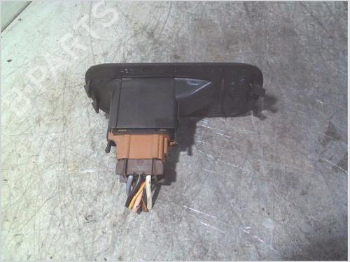 Switch RENAULT TRAFIC II Van (FL) 2.0 dCi 115 (FL01, FL0U, FL00, FL0H, FL0M) | BP31829793I30