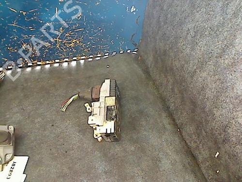 Used Front right lock PEUGEOT 306 Hatchback (7A, 7C, N3, N5) 1.9 D (69 hp) 27203072