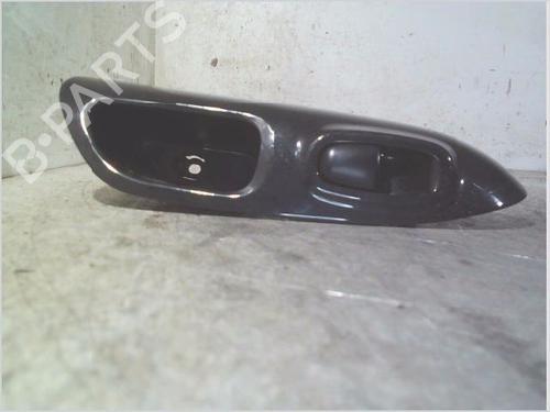 Used Right rear window switch NISSAN JUKE (F15) 1.5 dCi (110 hp) 29644596