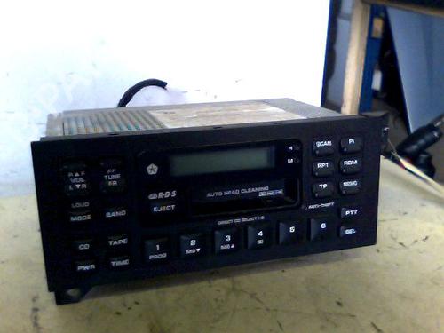 Used Radio CHRYSLER VOYAGER / GRAND VOYAGER III (GS_, NS_) 2.4 i (151 hp) 26060805