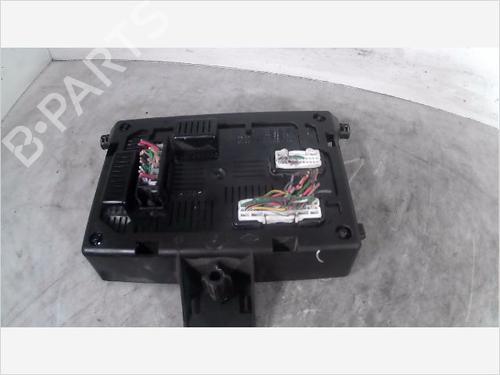 Used Fuse box RENAULT CLIO III (BR0/1, CR0/1) 1.5 dCi (75 hp) 26099455