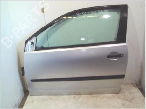 Used Left front door VW POLO (9N_, 9A_) 1.4 TDI (70 hp) 26117039