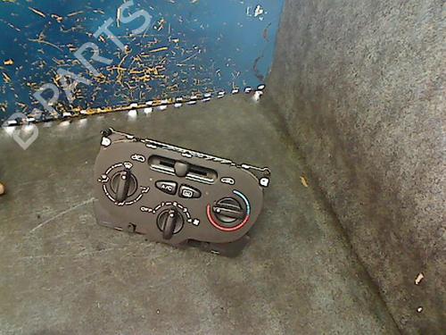 Used Climate control PEUGEOT 206 Hatchback (2A/C) 1.4 i (75 hp) 26057583
