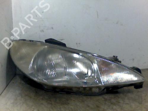 Used Right headlight PEUGEOT 206 Hatchback (2A/C) 1.9 D (69 hp) 26102409