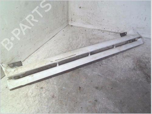 Used Grille RENAULT 21 (B48_) 2.1 D (B48V/B48O) (72 hp) 30678534