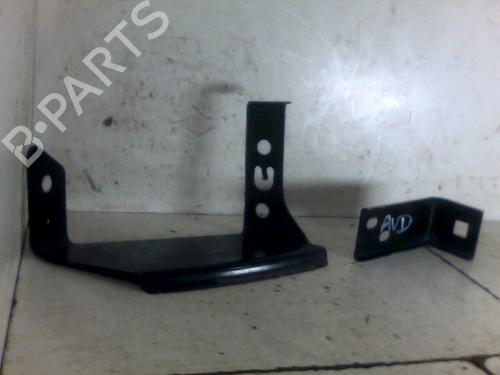 Kofangerbeslag foran RENAULT MASTER III Van (FV) 2.3 dCi 130 FWD (FV0M, FV0Y, FV0J, FV02, FV03) (130 hp) 29482827