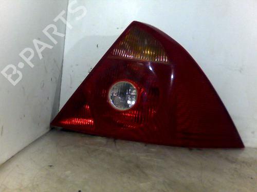 Used Right taillight FORD MONDEO III (B5Y) 2.0 16V TDDi / TDCi (115 hp) 26077511