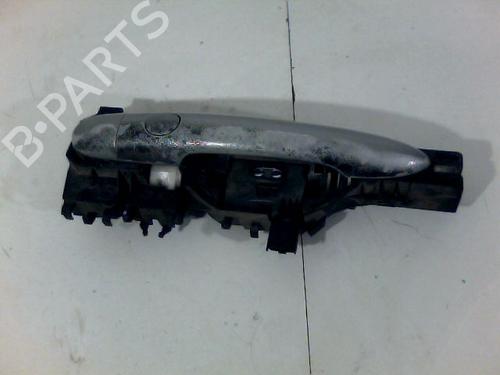 Używane Klamka zewnętrzna drzwi tylnych prawych RENAULT SCÉNIC II (JM0/1_) 1.9 dCi (125 hp) 26091572