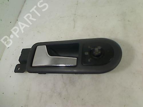 Venstre foran invendig håndtak VW GOLF IV (1J1) 1.4 16V (75 hp) 28535304