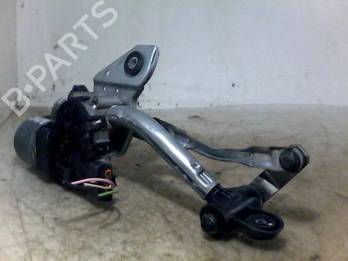 Used Front wiper motor RENAULT TWINGO II (CN0_) 1.5 dCi (CN0E) (64 hp) 28323631