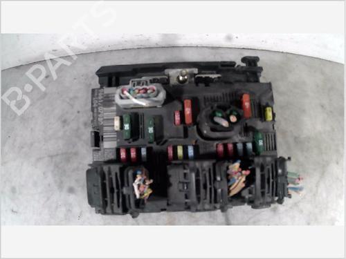 Used Fuse box PEUGEOT 307 CC (3B) 2.0 HDi 135 (136 hp) 26098074