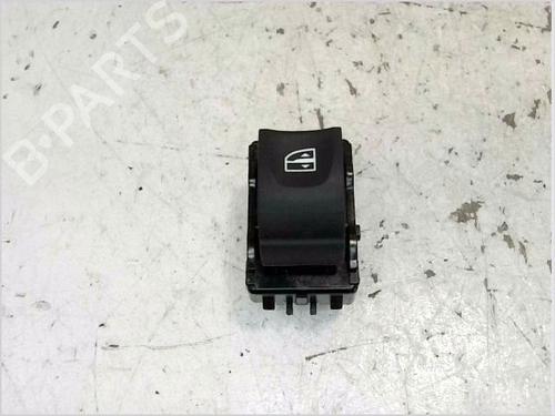 Used Switch RENAULT SCÉNIC III (JZ0/1_) 1.5 dCi (110 hp) 27636852