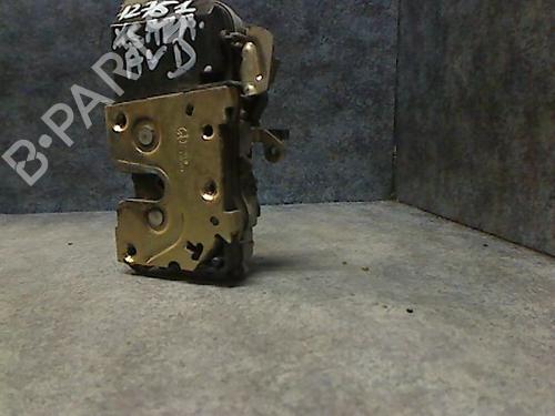 Used Front right lock CITROËN XSARA (N1) 1.9 D (70 hp) 26090748