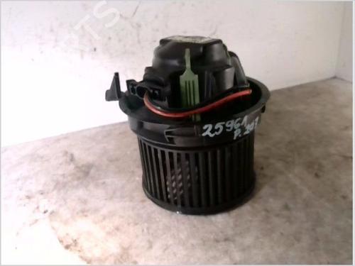Used Heater blower motor PEUGEOT 207 (WA_, WC_) 1.4 HDi (68 hp) 26105637