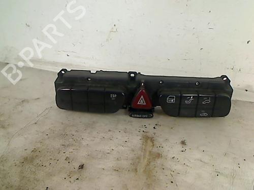 Used Warning switch MERCEDES-BENZ C-CLASS (W203) C 270 CDI (203.016) (170 hp) 26073100