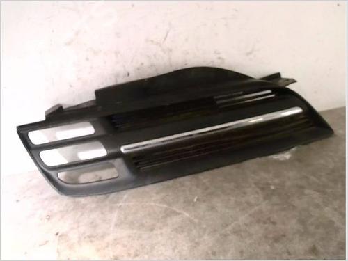 Used Grille NISSAN MICRA III (K12) 1.5 dCi (65 hp) 26105899