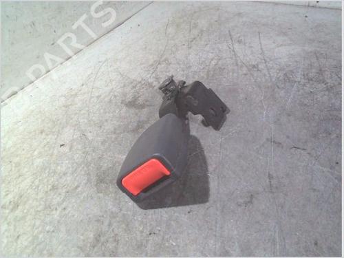 Used Seat buckle RENAULT KOLEOS I (HY_) 2.0 dCi 4x4 (HY0K) (150 hp) 31905681