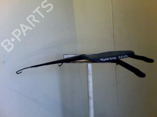 Used Front windshield wiper arm NISSAN ALMERA TINO (V10) 2.2 dCi (115 hp) 26073306