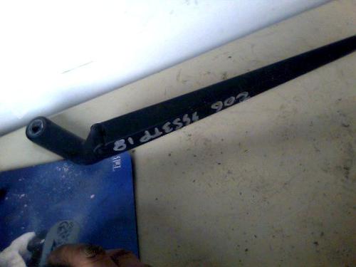Used Front windshield wiper arm PEUGEOT 206 Hatchback (2A/C) 2.0 S16 (136 hp) 26117784