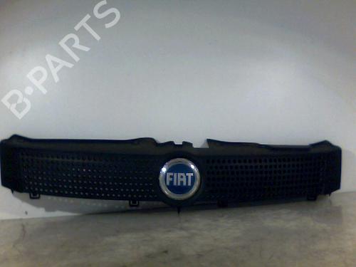 Grill FIAT PANDA (169_) 1.1 (169.AXA1A) (54 hp) 27215378