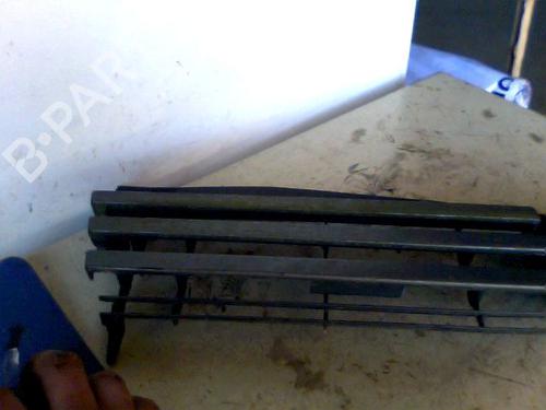 Used Grille PEUGEOT 205 II (20A/C) 1.8 Diesel (60 hp) 26118669