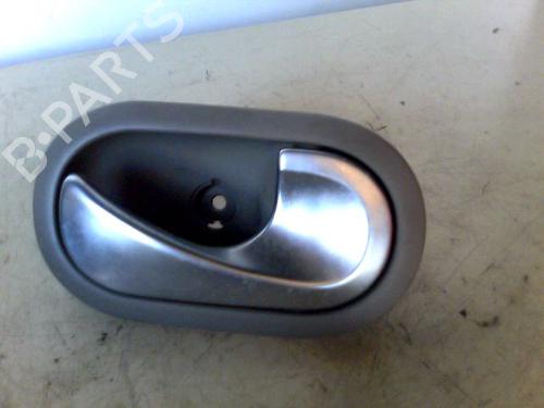 Used Front right interior door handle RENAULT CLIO III (BR0/1, CR0/1) 1.5 dCi (BR17, CR17) (86 hp) 26113489