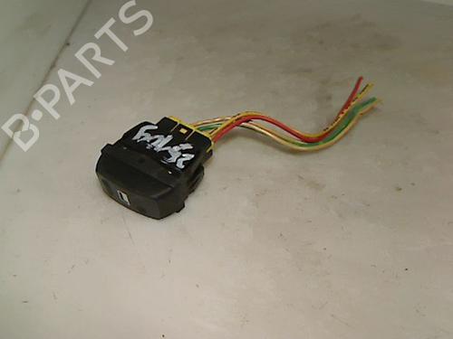 Used Right rear window switch CITROËN XSARA (N1) 1.8 i (90 hp) 26094164