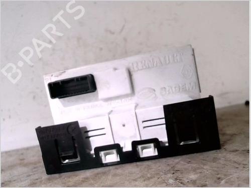 Display monitor RENAULT MEGANE II Saloon (LM0/1_) 1.6 16V (LM1R, LM0C) | BP26105324C48 