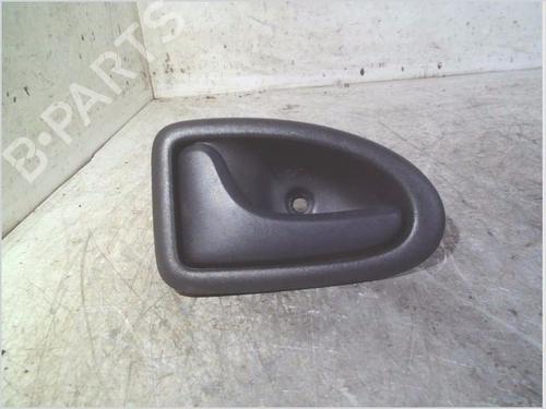 Venstre foran invendig håndtak RENAULT CLIO II (BB_, CB_) 1.5 dCi (B/CB07) (65 hp) 28783698