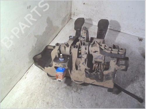 Used Pedal CITROËN NEMO Box Body/MPV (AA_) 1.3 HDi 75 (75 hp) 31049219