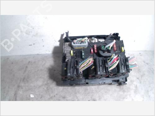 Used Fuse box PEUGEOT 307 CC (3B) 2.0 HDi 135 (136 hp) 26100001