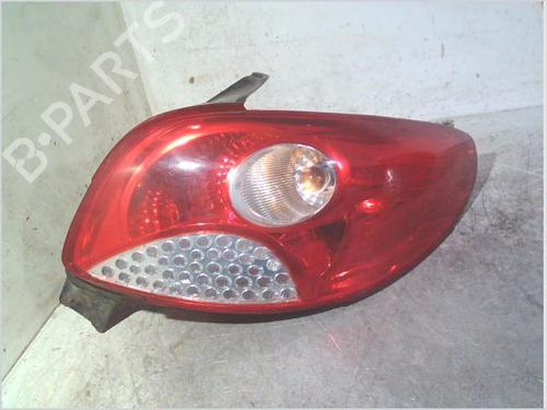 Højre baglygte Højre baglygte PEUGEOT 206+ (2L_, 2M_) 1.4 i (2LKFWA, 2MKFWA) (75 hp) 33812407 33812407