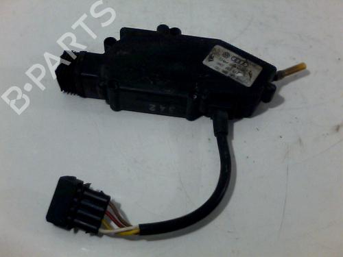 Elektronisk modul VW TRANSPORTER T4 Bus (70B, 70C, 7DB, 7DK, 70J, 70K, 7DC, 7DJ) 2.4 D | BP29472702M83 