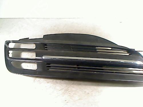 Used Grille NISSAN MICRA III (K12) 1.2 16V (80 hp) 26063682