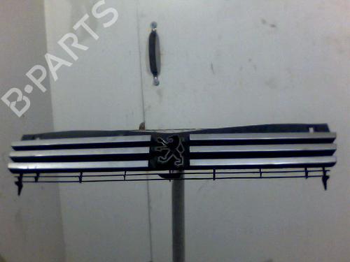 Used Grille PEUGEOT 205 I (741A/C) 1.1 (50 hp) 26073811