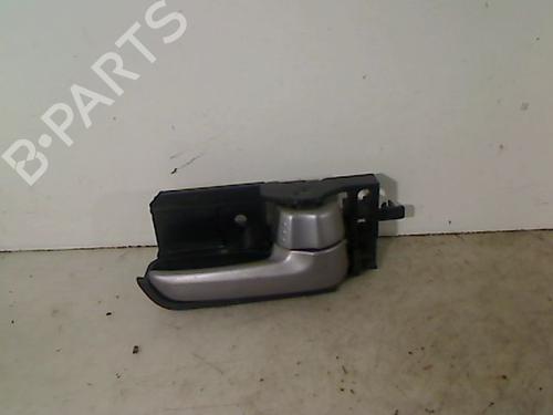 Poignée intérieure arrière droite SUZUKI SWIFT III (MZ, EZ) 1.3 DDiS (RS413D) (69 hp) 26068179