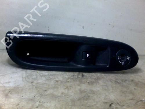 Commutateur RENAULT CLIO II (BB_, CB_) 1.2 (BB0A, BB0F, BB10, BB1K, BB28, BB2D, BB2H, CB0A,... (58 hp) 26088770