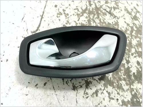 Używane Klamka wewnętrzna drzwi przednich lewych RENAULT CLIO IV (BH_) 0.9 TCe 90 (BHNF, BHMA, BHMH, BHJK, BHJR) (90 hp) 30964736