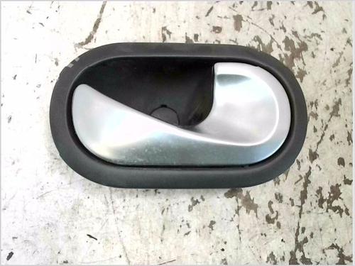 Used Front right interior door handle RENAULT CLIO III (BR0/1, CR0/1) 1.5 dCi (C/BR0G, C/BR1G) (68 hp) 26113826
