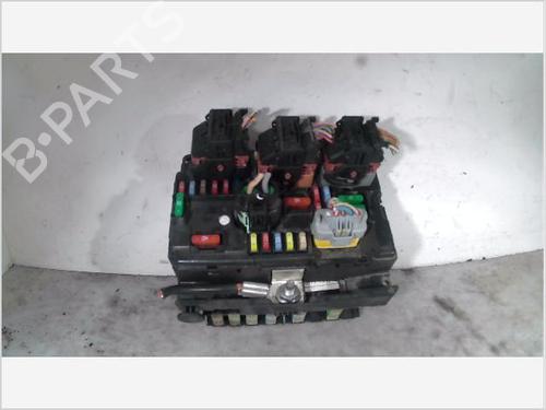 Boîte à Fusibles PEUGEOT 207 (WA_, WC_) 1.4 HDi (68 hp) 26098660