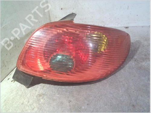 Used Right taillight PEUGEOT 206 Hatchback (2A/C) 1.4 i (75 hp) 30201918