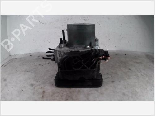 Used ABS pump RENAULT KANGOO Express (FW0/1_) 1.5 dCi 90 (FW0G, FW05, FW08, FW11) (90 hp) 26099893