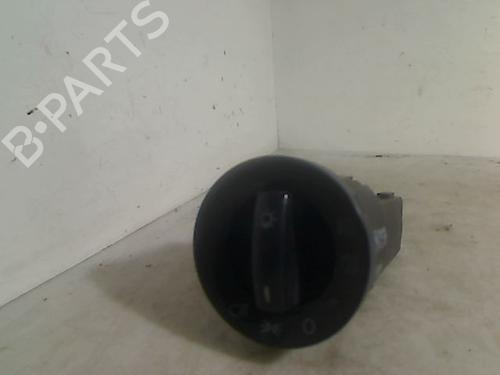 Used Headlight switch VW POLO (9N_, 9A_) 1.2 12V (69 hp) 26092651