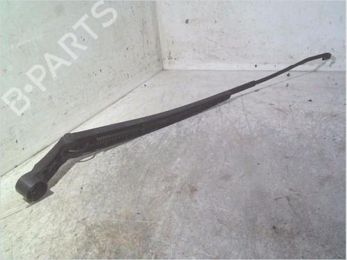 Braccio tergicristallo anteriore TOYOTA YARIS (_P9_) 1.0 VVT-i (KSP90_, KSP90R) (69 hp) 32069818