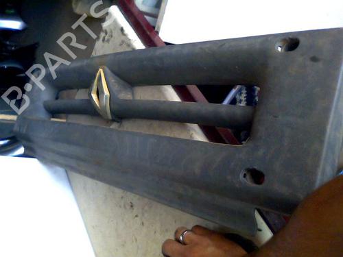 Used Grille RENAULT MASTER I Van (T__) 28-35 2,5 D (75 hp) 26085467