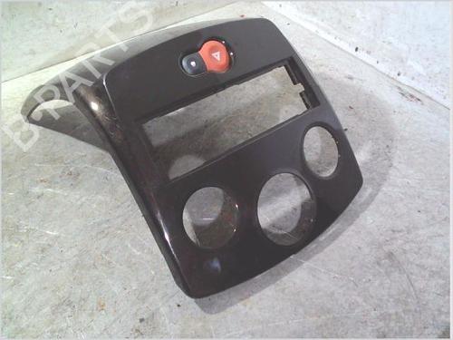 Middle console RENAULT CLIO III (BR0/1, CR0/1) 1.5 dCi | BP36551882I22 - Image 2
